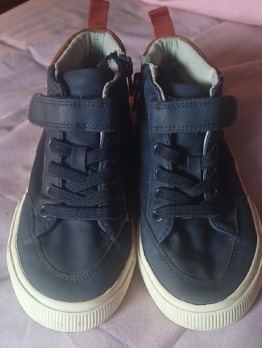 Cat & Jack Navy High-Top Sneakers with White Sole and Red Heel Pull